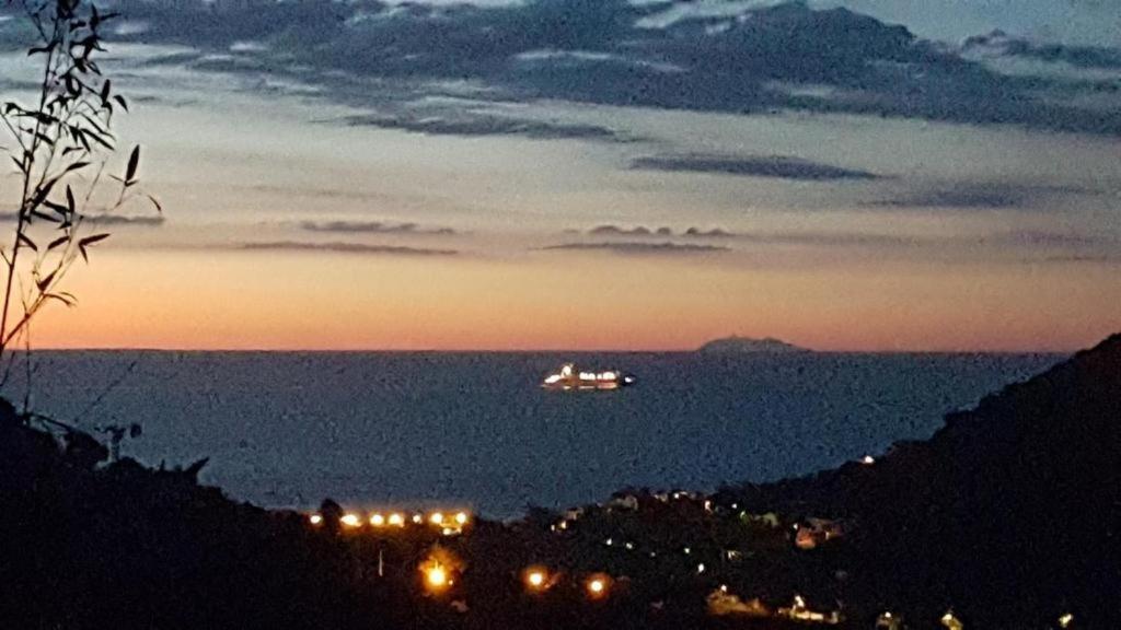 Cap Corse Uribellinu 2 Formule Petit Dejeuner Santa-Maria-di-Lota Dış mekan fotoğraf
